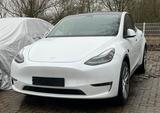 Tesla Model Y LR Dual Motor AWD NR Garage aus Berlin