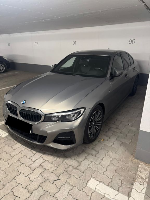 Image of BMW 320