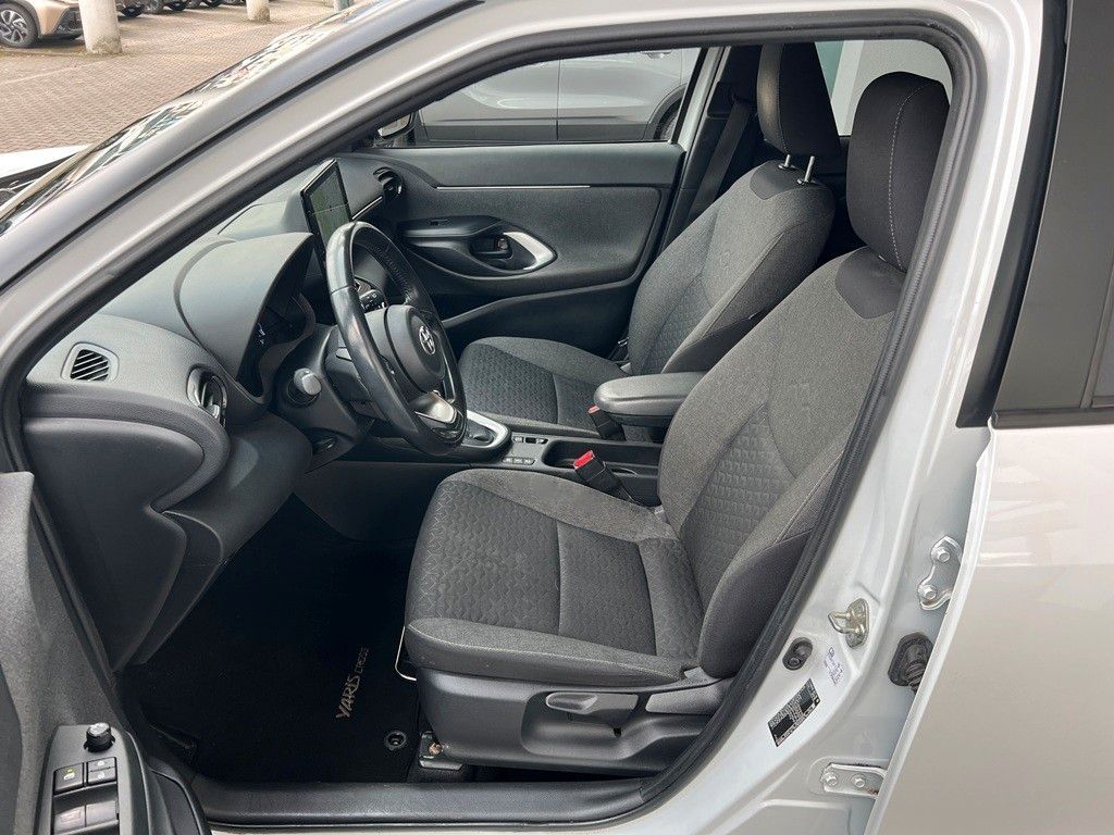 Fahrzeugabbildung Toyota Yaris Cross 1.5 Hybrid NAVI RFKAM