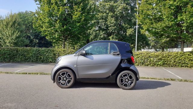 Smart Fortwo /90 PS/ Benziner/Automatik/ M...