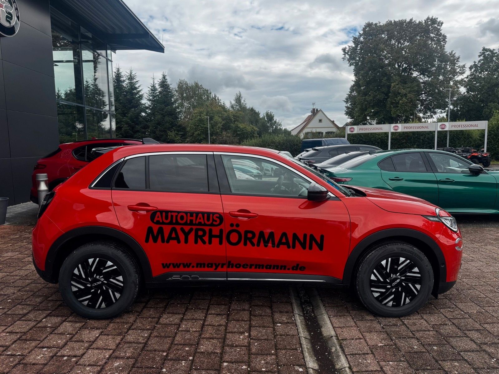 Fahrzeugabbildung Fiat 600E La Prima / Navi / Kamera / Sitzheizung