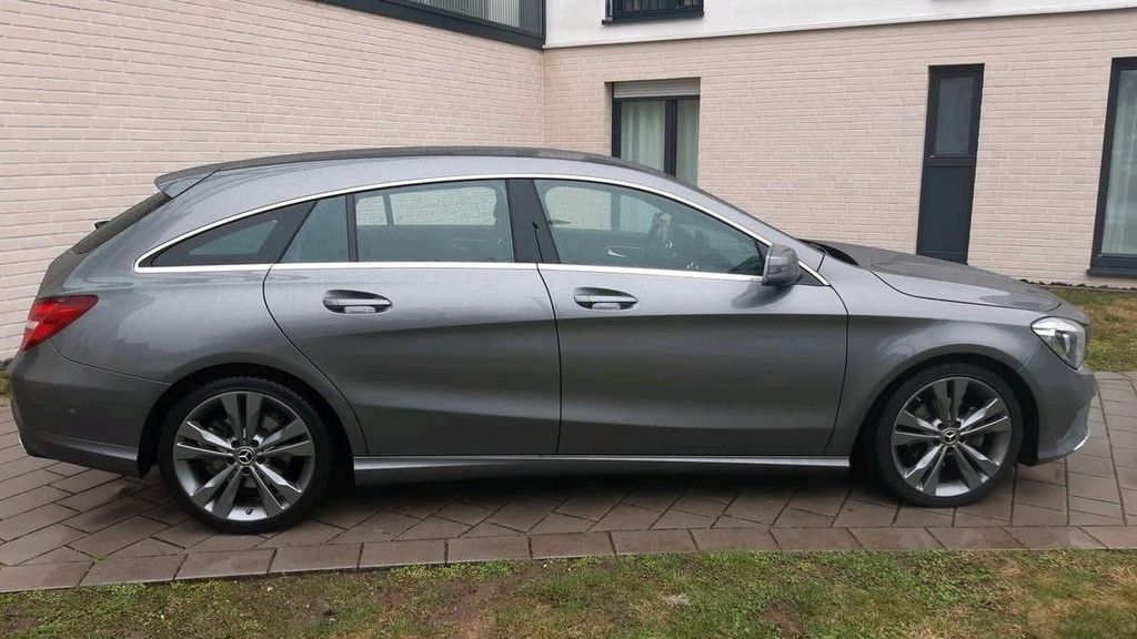 Image of Mercedes-Benz CLA 200 Shooting Brake
