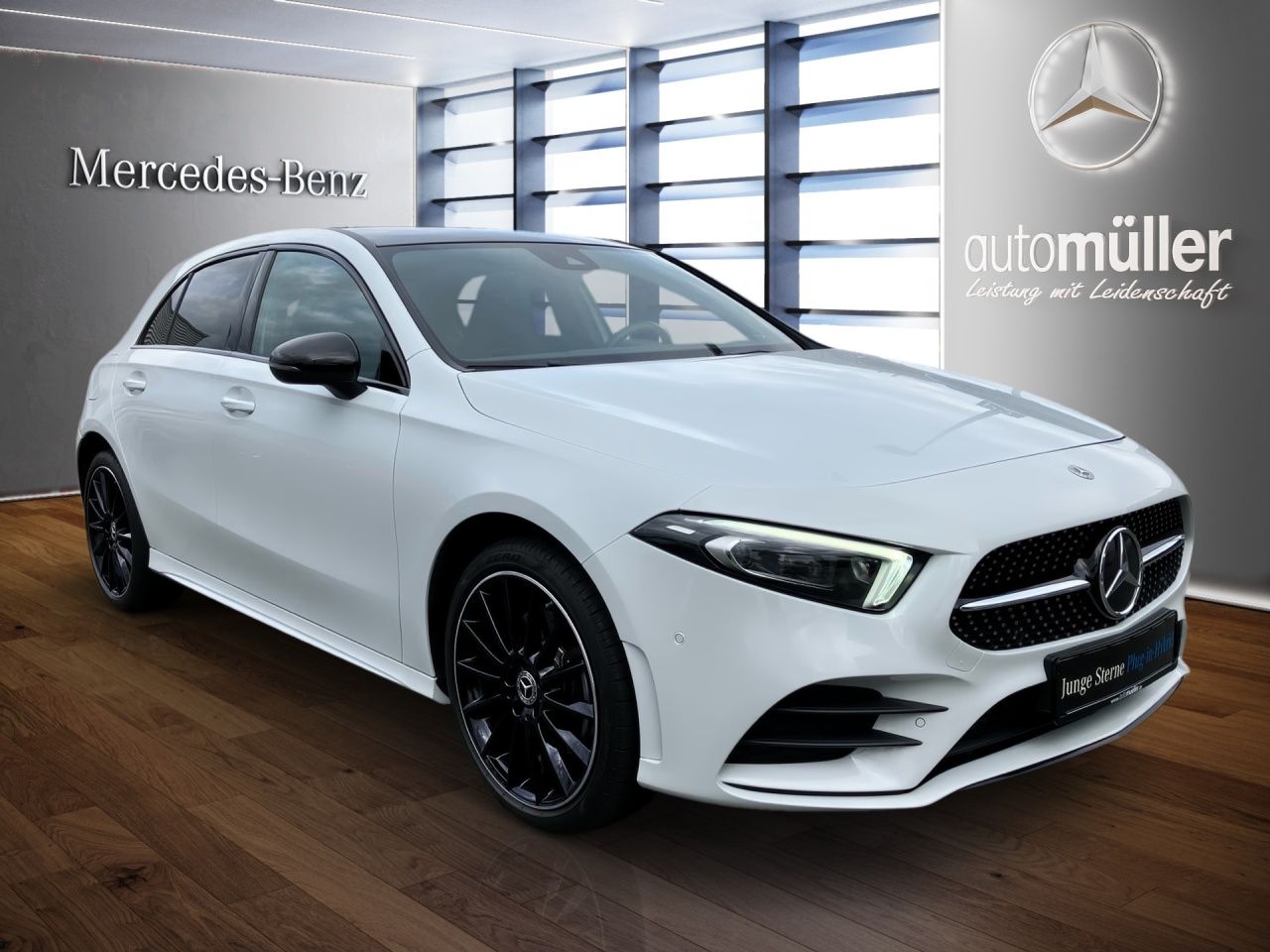 Fahrzeugabbildung Mercedes-Benz A 250 e AMG+NIGHT+PANO+AHK+BURM+MEMORY+CARPL+