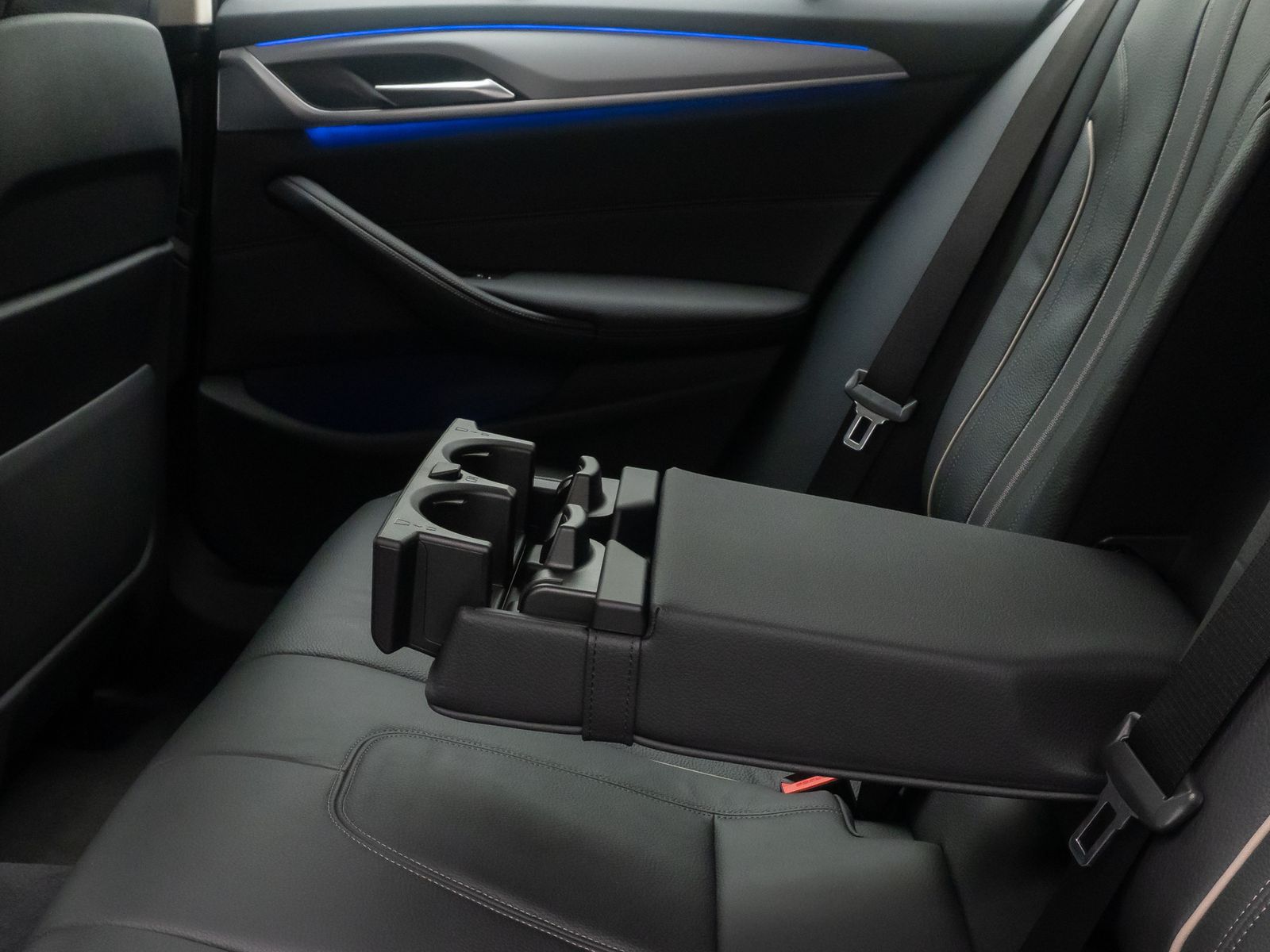 Fahrzeugabbildung BMW 520d Alarm DAB HUD Kamera 4xKlima Leder Komfort