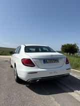 Mercedes-Benz E 200 AVANTGARDE Automatik - : Privatanbieter, Auto