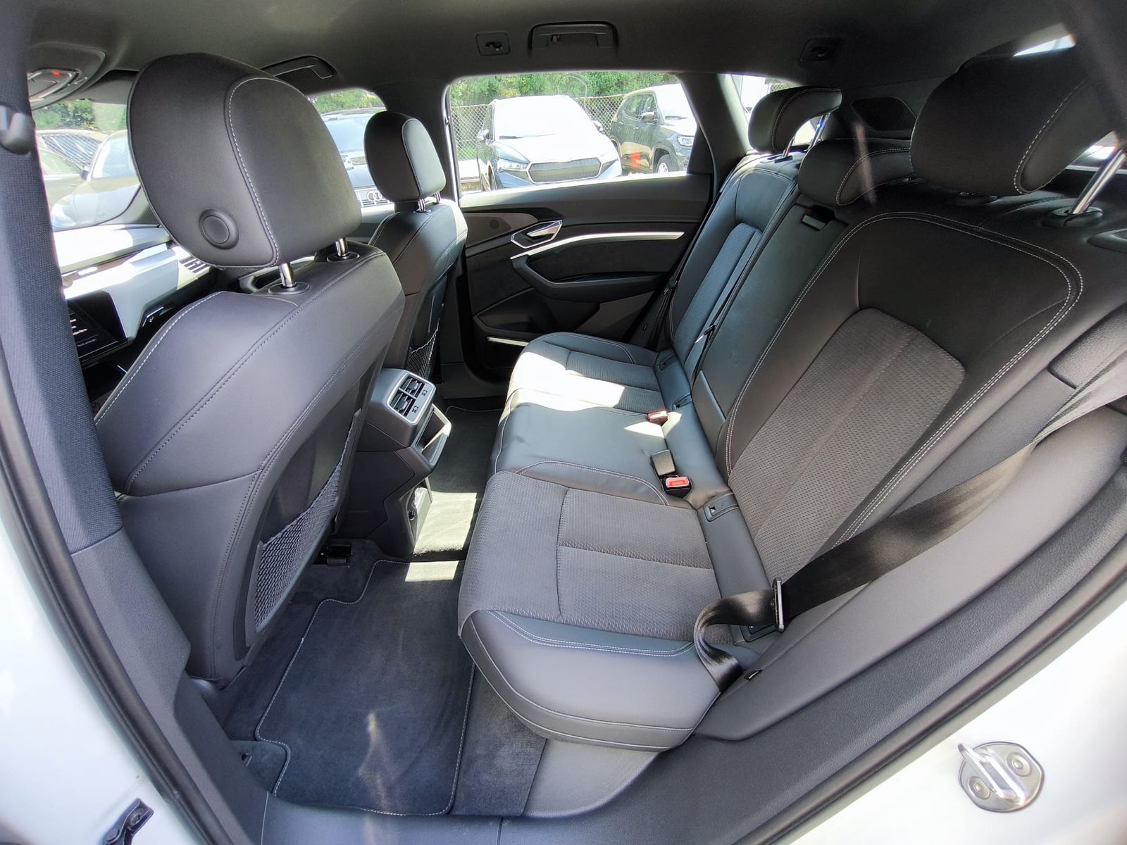 Fahrzeugabbildung Audi e-tron S LINE BLACK EDITION LED+SHZ+KAM+B&O+ACC+