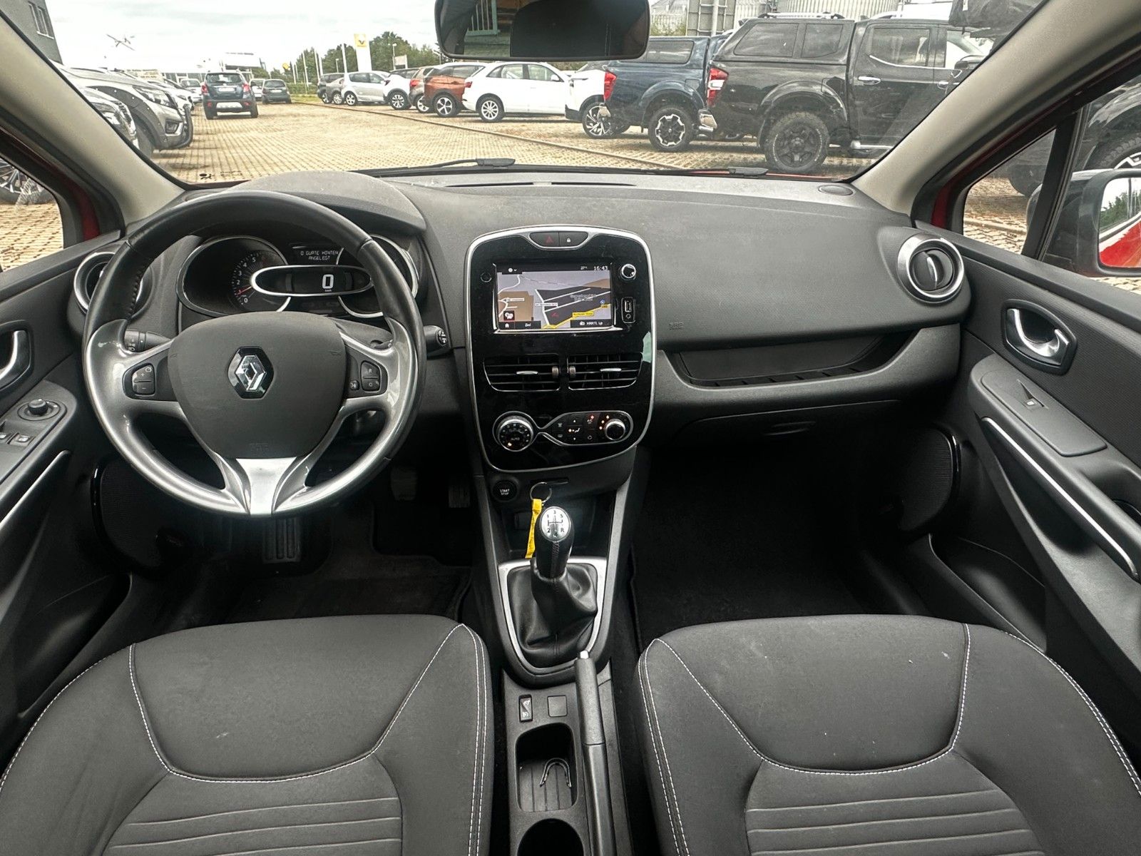 Fahrzeugabbildung Renault Clio IV Limited Klimaaut/ DAB/ ALU / Nav / TOP