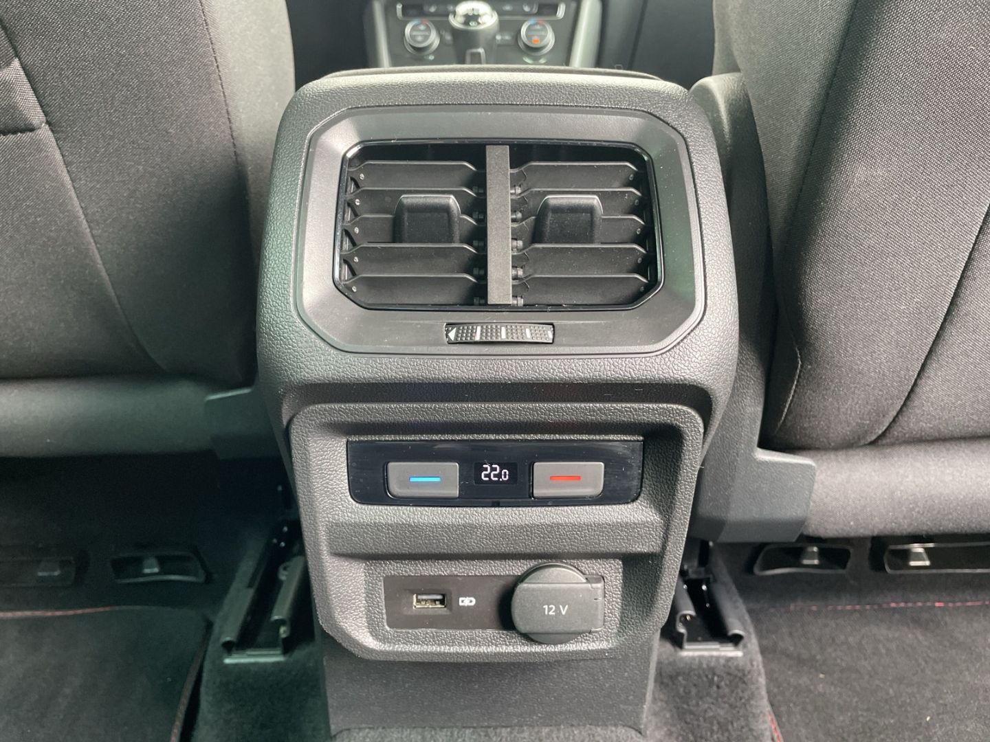 Tiguan 2.0TDI Sound AHK/Navi/App-Connect/ACC/PDC