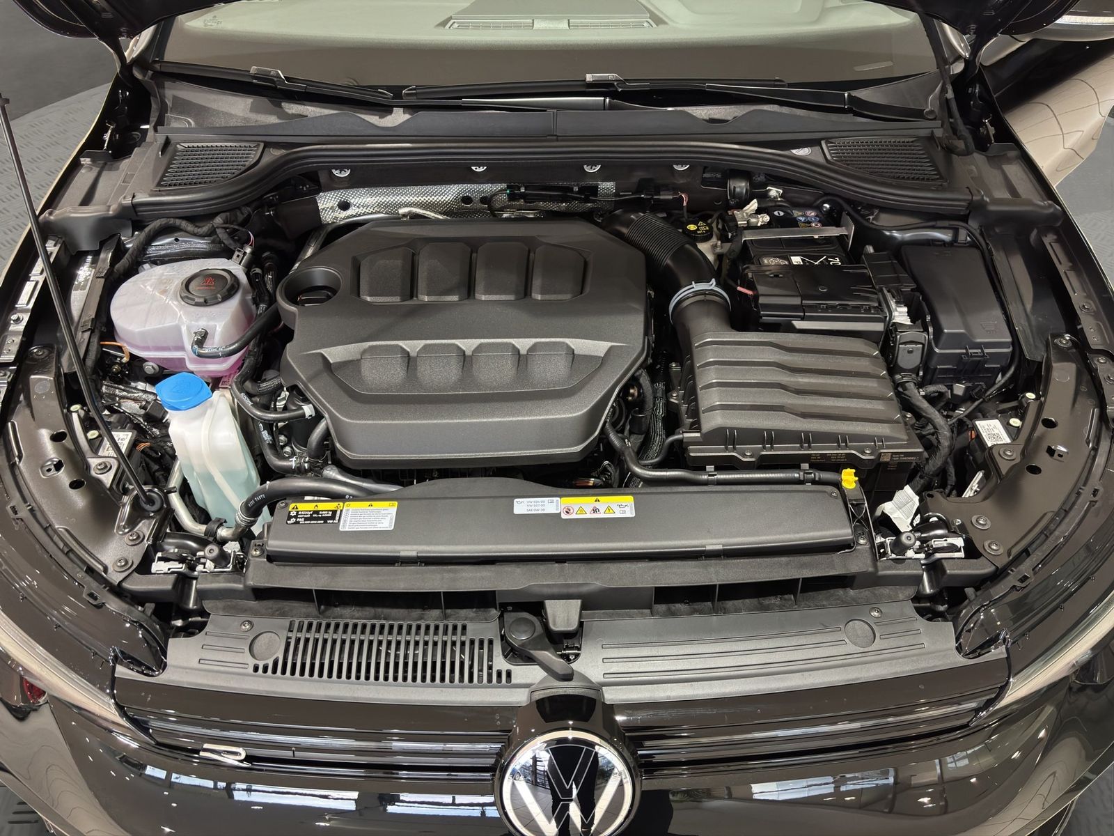 Volkswagen Golf VIII Variant R 2.0 TSI 4M Black ACC AHK LED foto 16