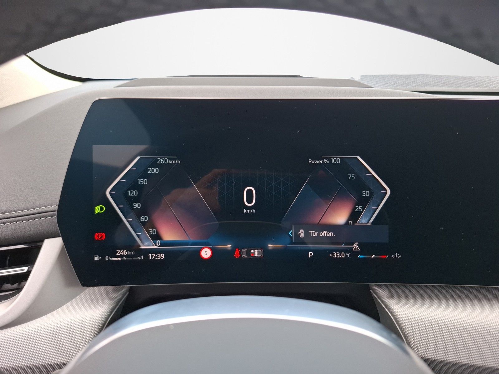 BMW 218 i Active Tourer AUTOMATIK / NAVI / LED / HEA - Image 12