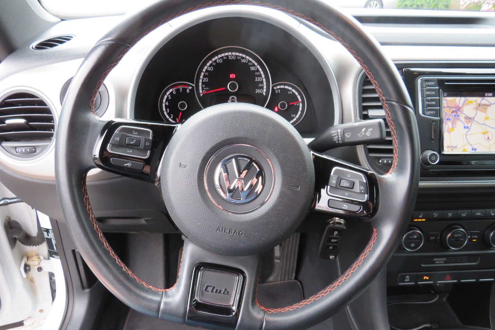 Fahrzeugabbildung Volkswagen Beetle Lim. Club XENON NAVI APP-CONNECT PDC 18`
