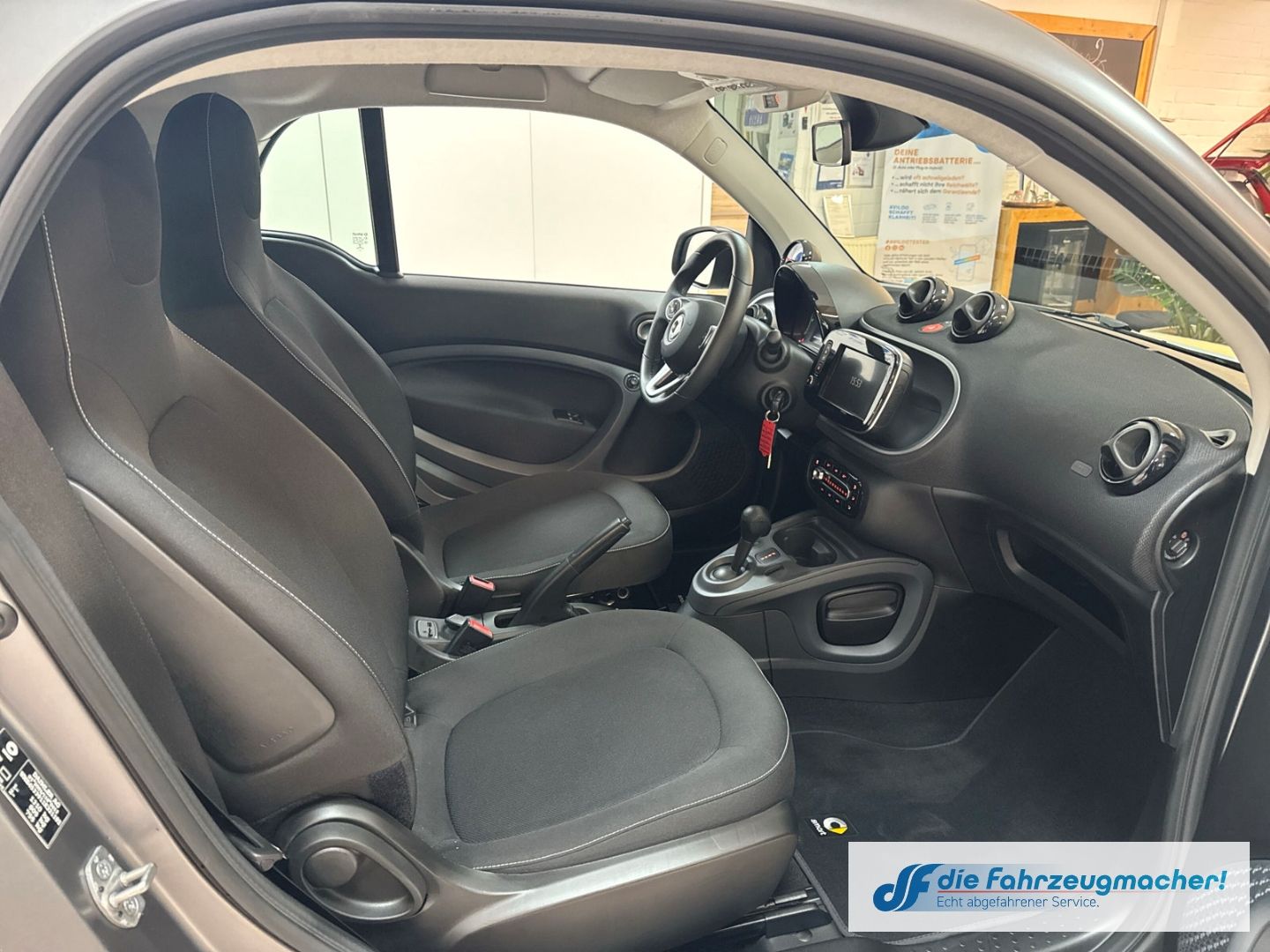 Fahrzeugabbildung Smart fortwo coupe electric drive EQ Navi Klimaautom K