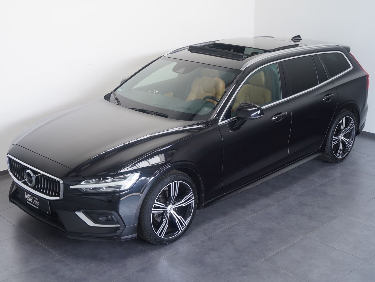 Fahrzeugabbildung Volvo V60 Kombi Inscription XENIUM/ACC/BLIS/PANO/360°