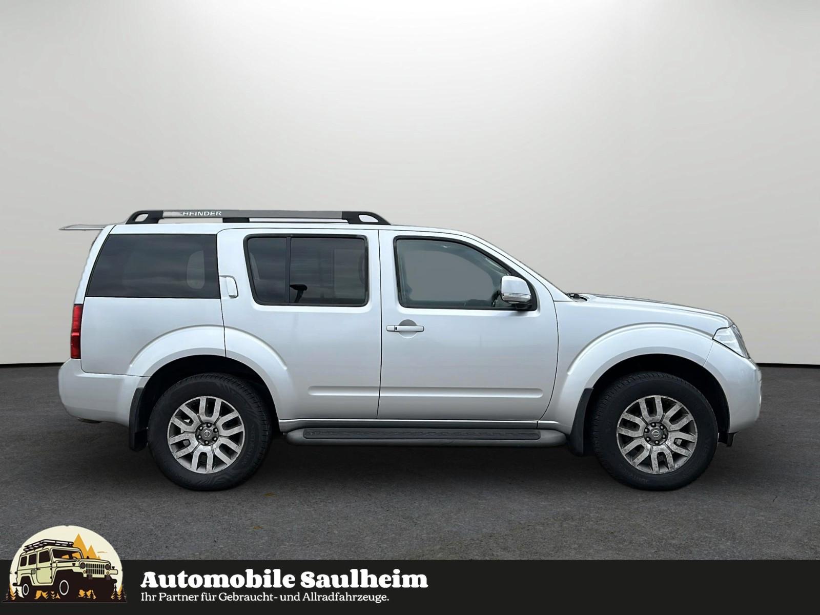 NISSAN PATHFINDER 2.5 dCi 190ch LE 4X4 - 7 PLACES - TOIT PANORAMIQUE - INTERIEUR CUIR CHAUFFANT - GPS - ATTELAGE