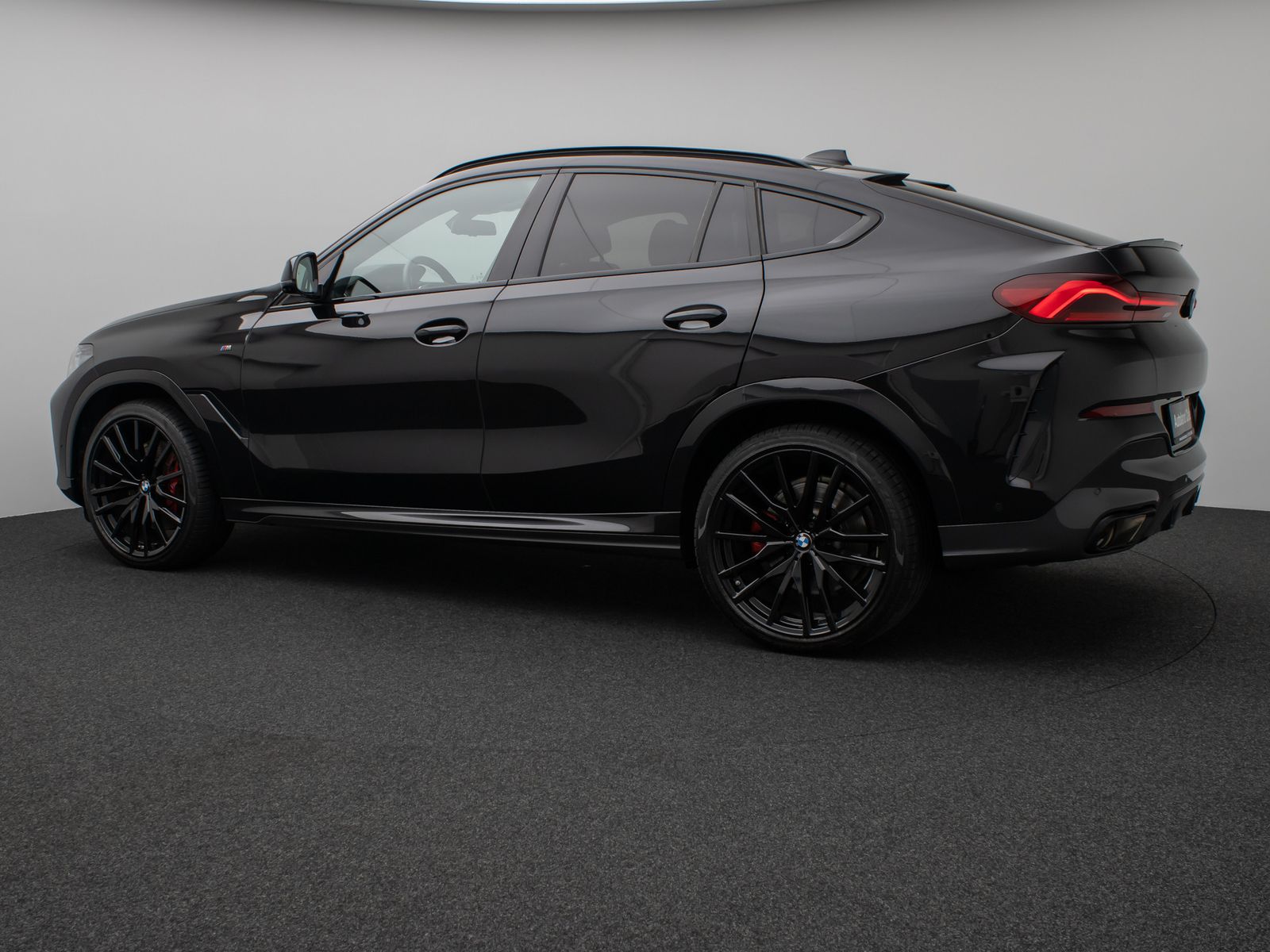 Fahrzeugabbildung BMW X6 M50i Panorama360°Laser Massage HUD B&W 22Zoll