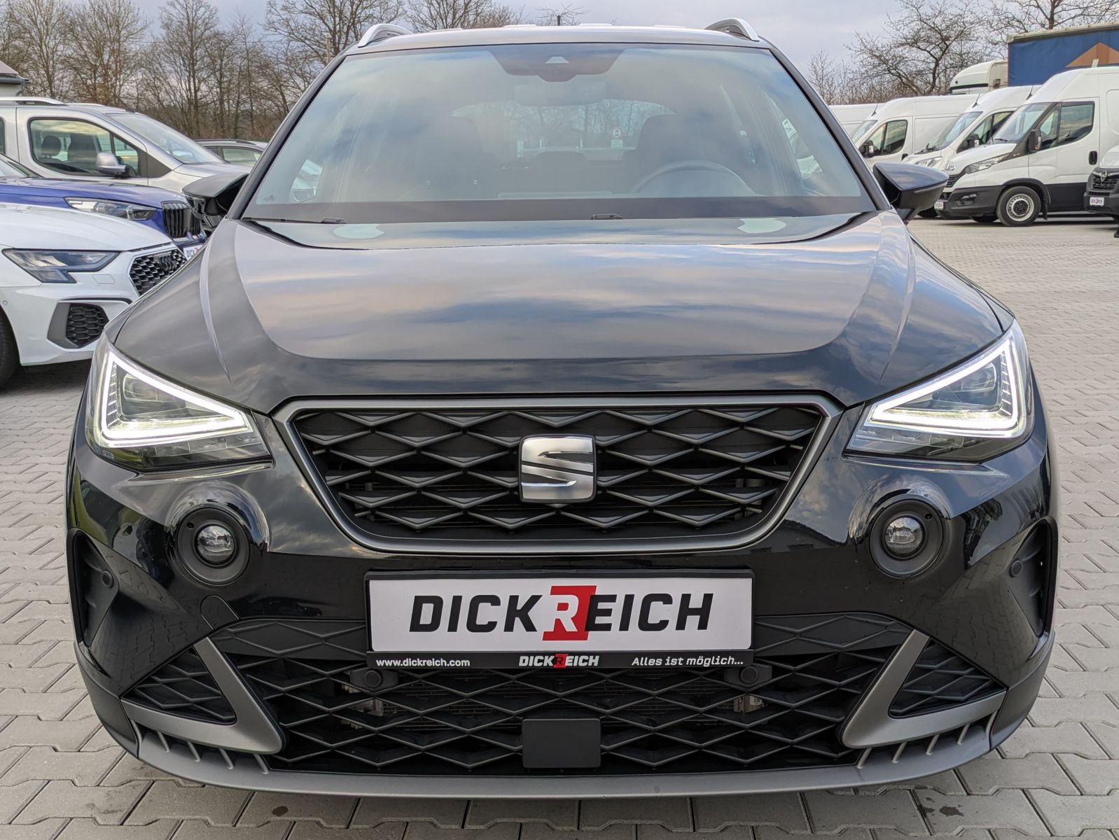 Fahrzeugabbildung SEAT Arona 1.5 TSI FR DSG AHK*ACC*LED*APP*DAB*KAMERA
