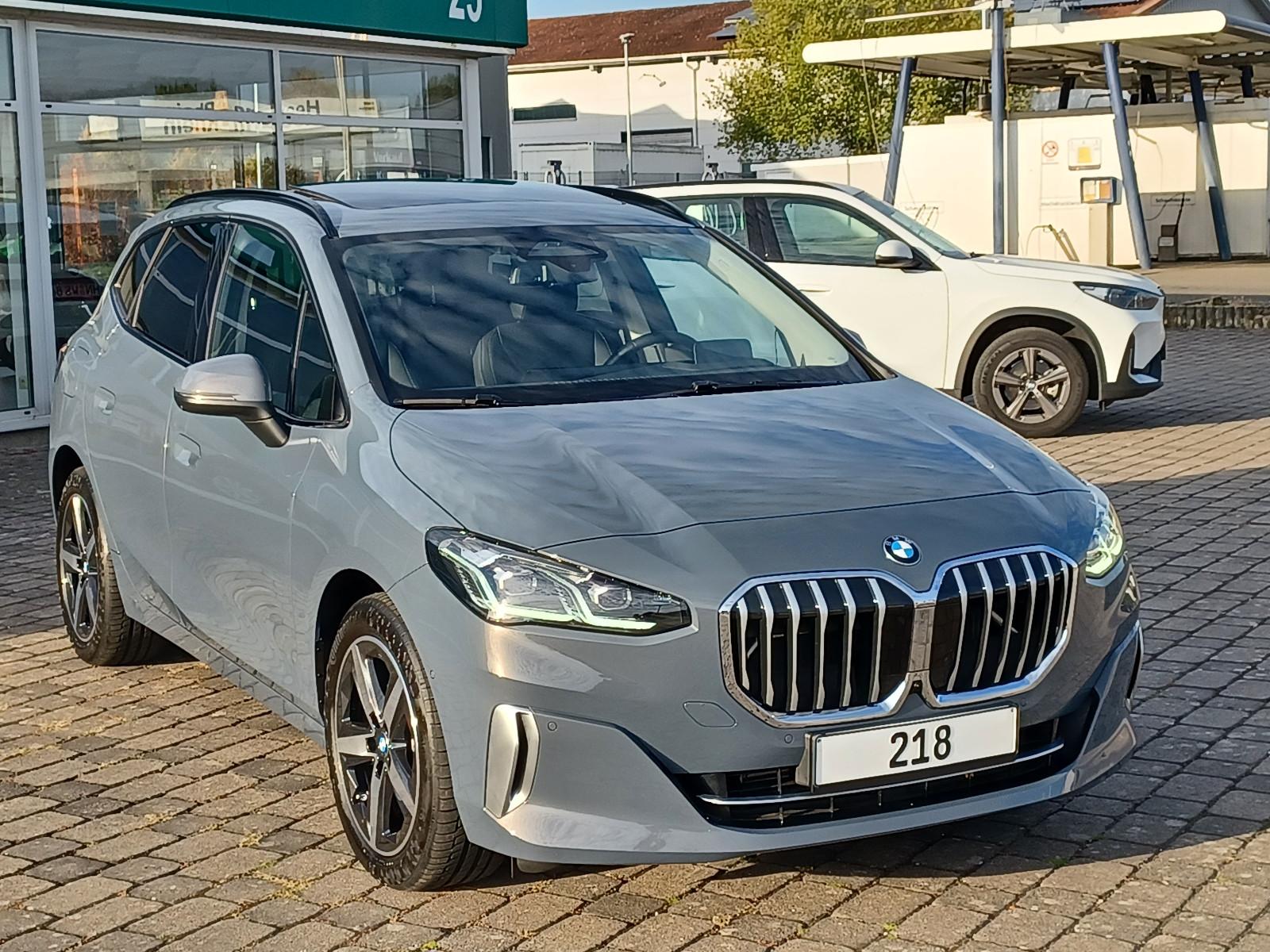 BMW 218i Active Tourer Luxury Line ACC+ HUD Pano 3DV