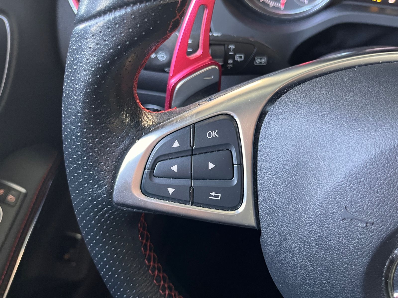 Fahrzeugabbildung Mercedes-Benz CLA 250 Shooting Brake AMG Line ACC LED