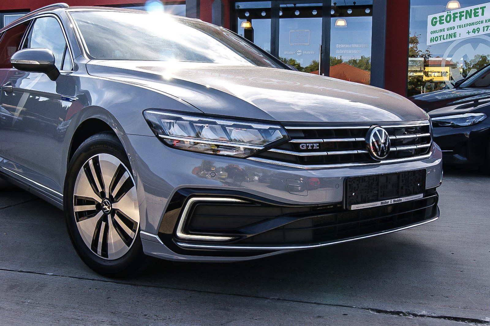 Fahrzeugabbildung Volkswagen Passat Variant HYBRID GTE iQ LED ACC NAVI 1.HAND