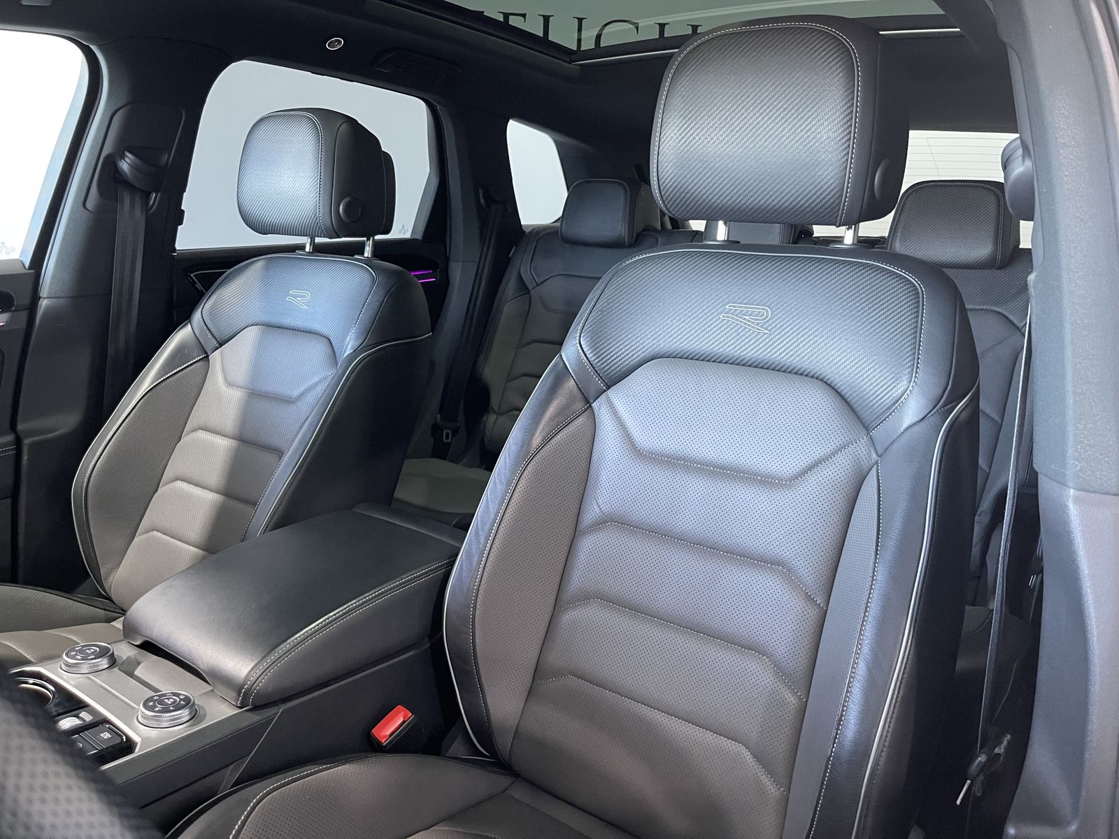 Fahrzeugabbildung Volkswagen Touareg 3.0 TDI*R-Line*4Motion*AHK*Leder*Pano*