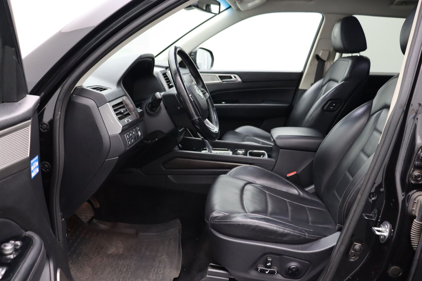 Fahrzeugabbildung Ssangyong REXTON 2.2 4WD AT QUARTZ+Comfort-Paket AHK 3.5T