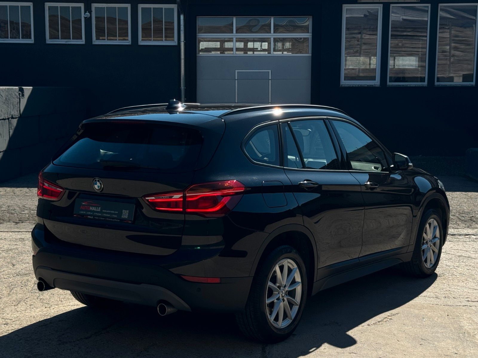 Fahrzeugabbildung BMW X1 sDrive20i Advantage Tempomat AHK PDC SHZ LED