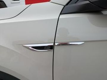 Volkswagen T-Roc 2,0 TDI R-Line KLIMA LED NAVI ALU