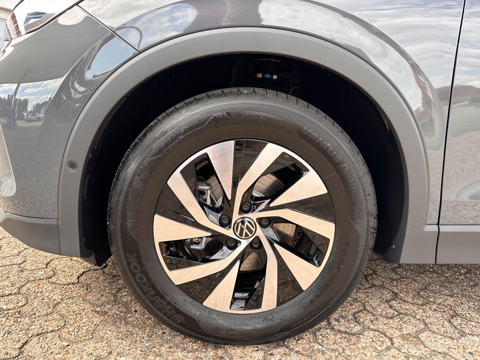 Fahrzeugabbildung Volkswagen Tiguan 1.5 eTSI Life DSG AHK/360°/APP/ACC/Keyles