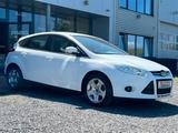 Ford Focus Lim. Trend  Klima*SHZ - Ford Focus aus 2011: Limousine