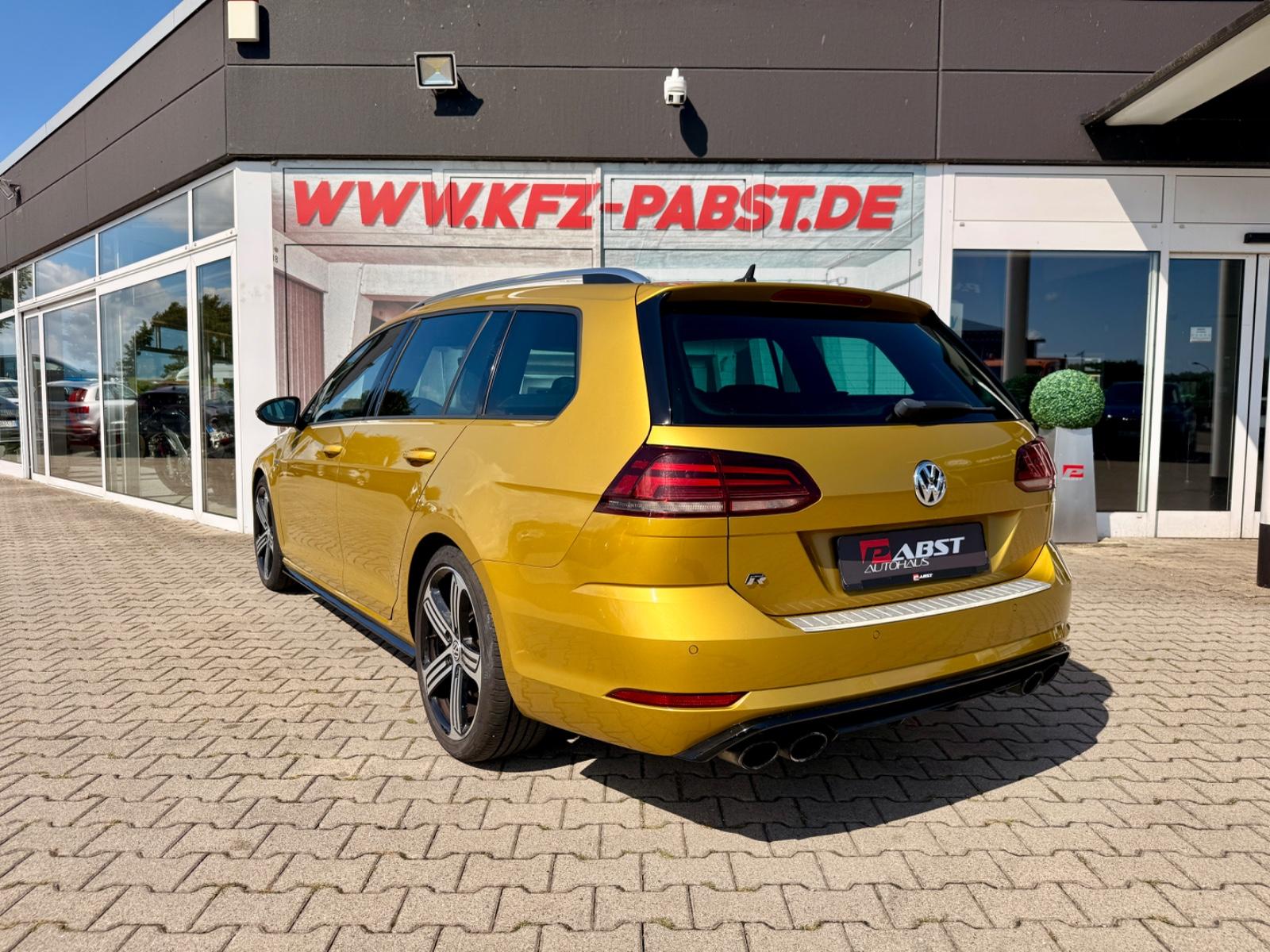 Volkswagen Golf VII Variant R 4Motion LED ACC DCC PANO