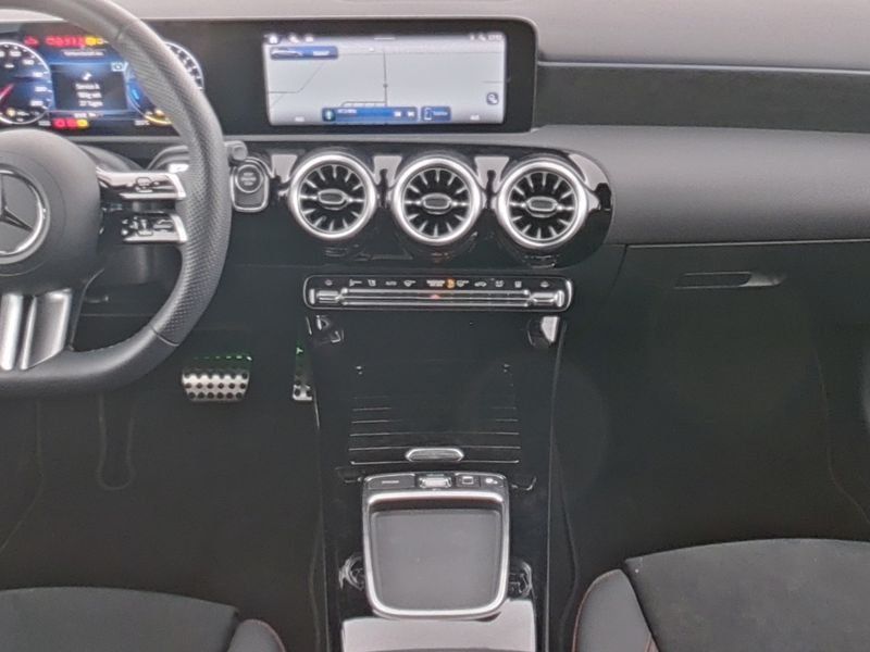 Fahrzeugabbildung Mercedes-Benz A 250 e AMG Plus*PAno*HUD*Distro*Burm*22kW*Night