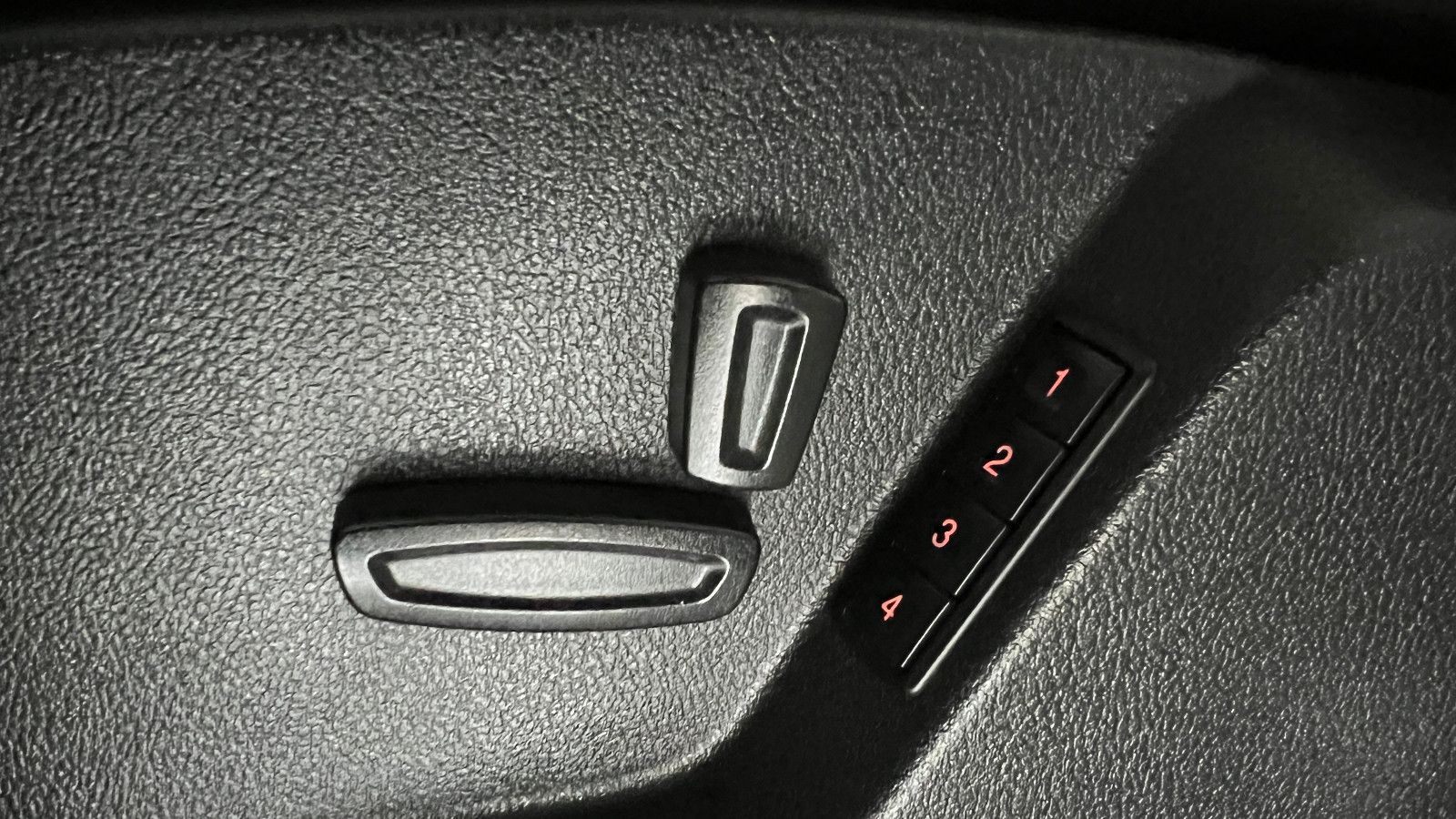 Fahrzeugabbildung Ford Galaxy 7-SITZER AUT. TITANIUM SPORT PANO MEMORY