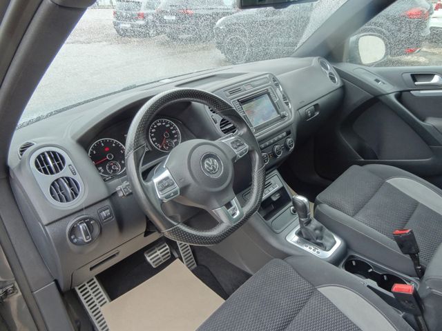 Fahrzeugabbildung Volkswagen Tiguan R-LINE/4Motion/1.Hd/Pano/AHK/Navi/SitzH/