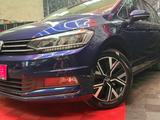 Volkswagen Touran Highline 2.0TDI*LED*111Tkm*150Ps*Massage* - Volkswagen Touran mit Diesel-Antrieb: Limousine