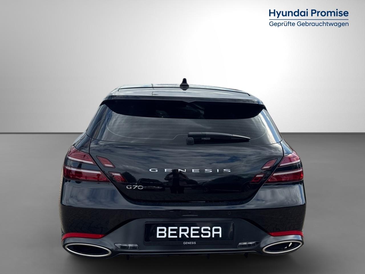 Genesis G70 Shooting Brake 2.0 T RWD Premium Metallic