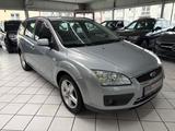 Ford Focus Turnier Ghia 1.6   PDC KLIMA AUTO. XENON - Ford Focus aus 2005: 1.6