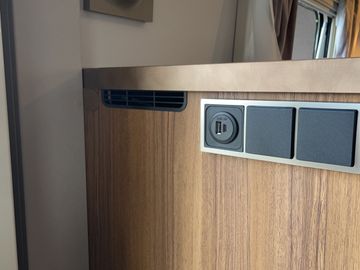 HYMER  ERIBA  HYMERCAR ERIBA Touring 320 Legend 