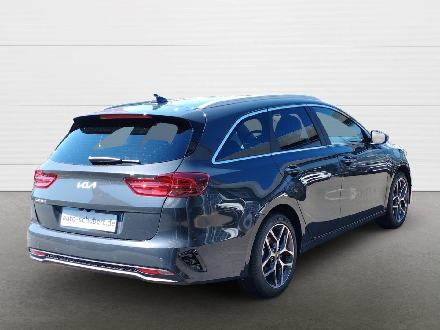 Kia Ceed_sw Sportswagon 1.5T DCT140PS ULTIMATE EDITI