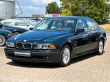 BMW 540i E39 LPG Autogas Leder Navi Xenon Oxfordgrün - BMW aus 2001: E39