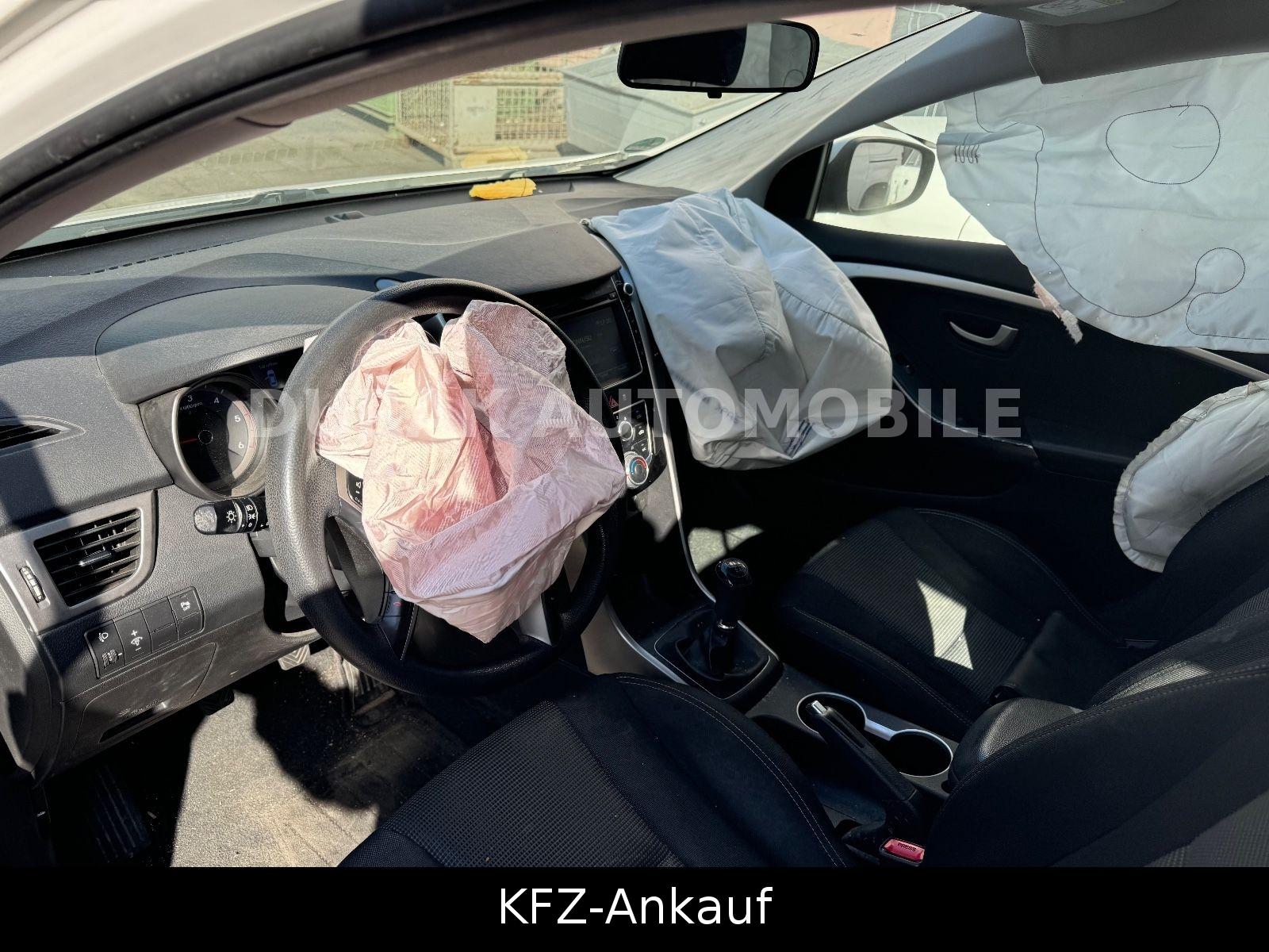 Hyundai i30 2014 — photo 12