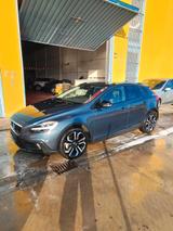 Volvo V40 Cross Country D4 TOP ZUSTAND - Volvo V40 Cross Country mit Panoramadach