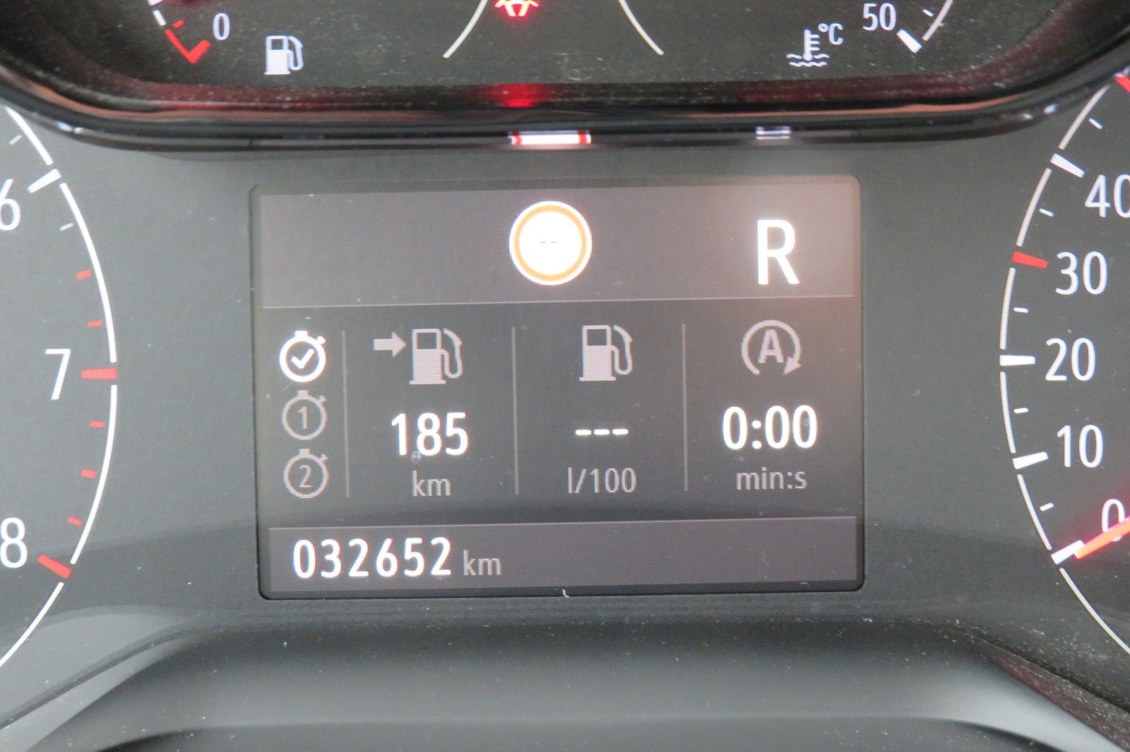Fahrzeugabbildung Opel Corsa F Edition AUTOMATIK NAVI SITZH. PDC 1.HD