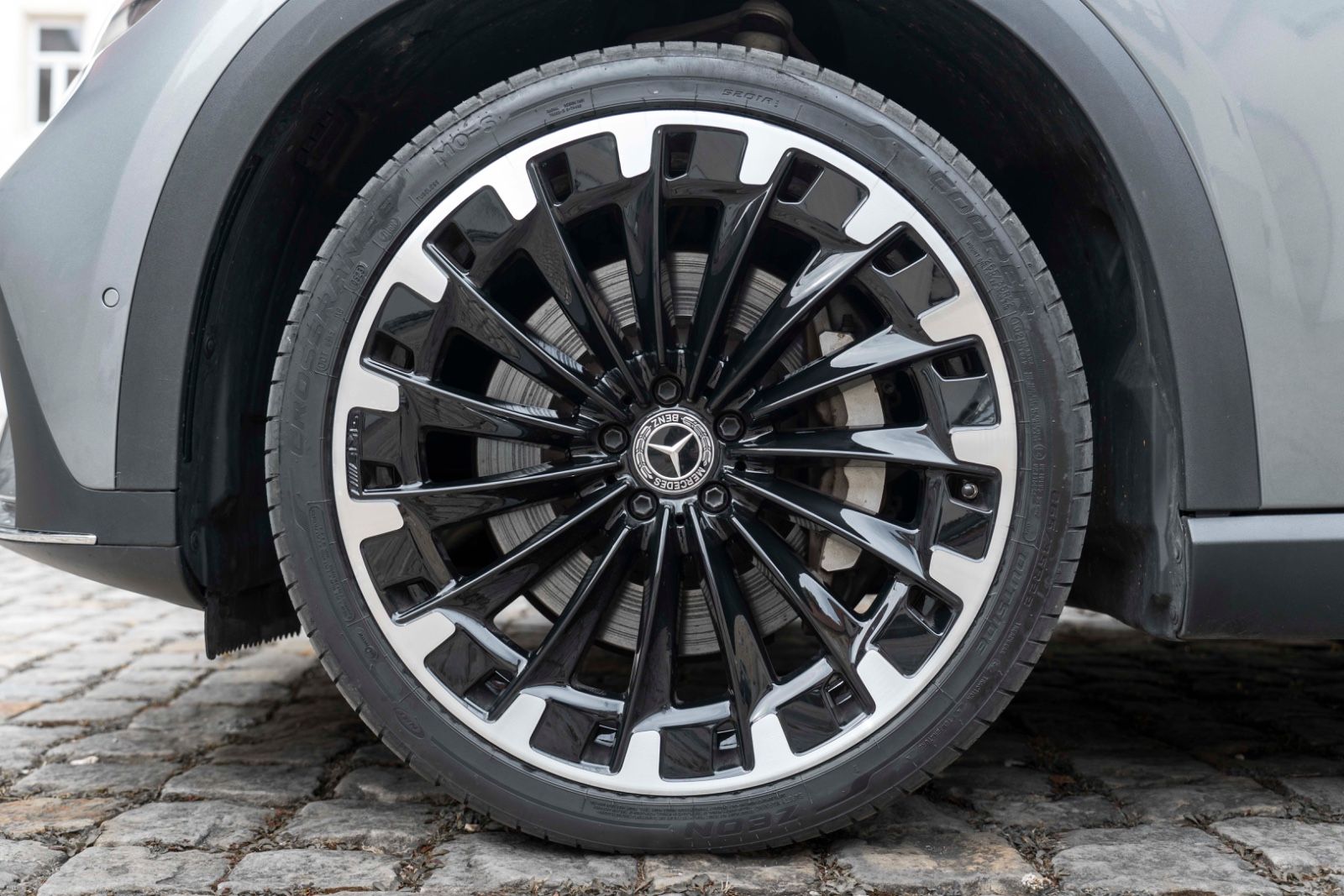 Fahrzeugabbildung Mercedes-Benz EQE 350 4Matic BURMESTER PANO MASSAGE 360° ACC