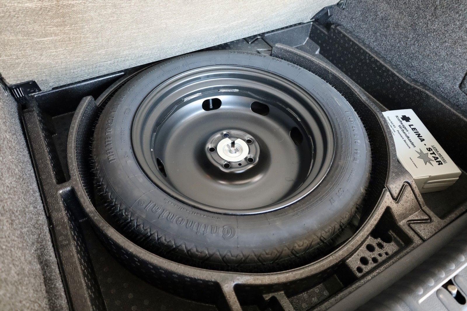 Fahrzeugabbildung Volkswagen Tiguan Trend & Fun BMT SH,PDC,8 fach bereieft