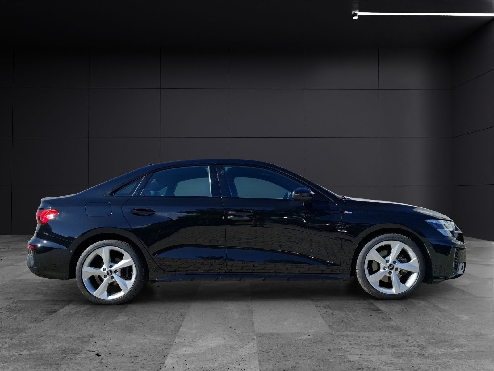 Fahrzeugabbildung Audi A3 Limousine 40 TFSI quattro S-line S-tronic Mat