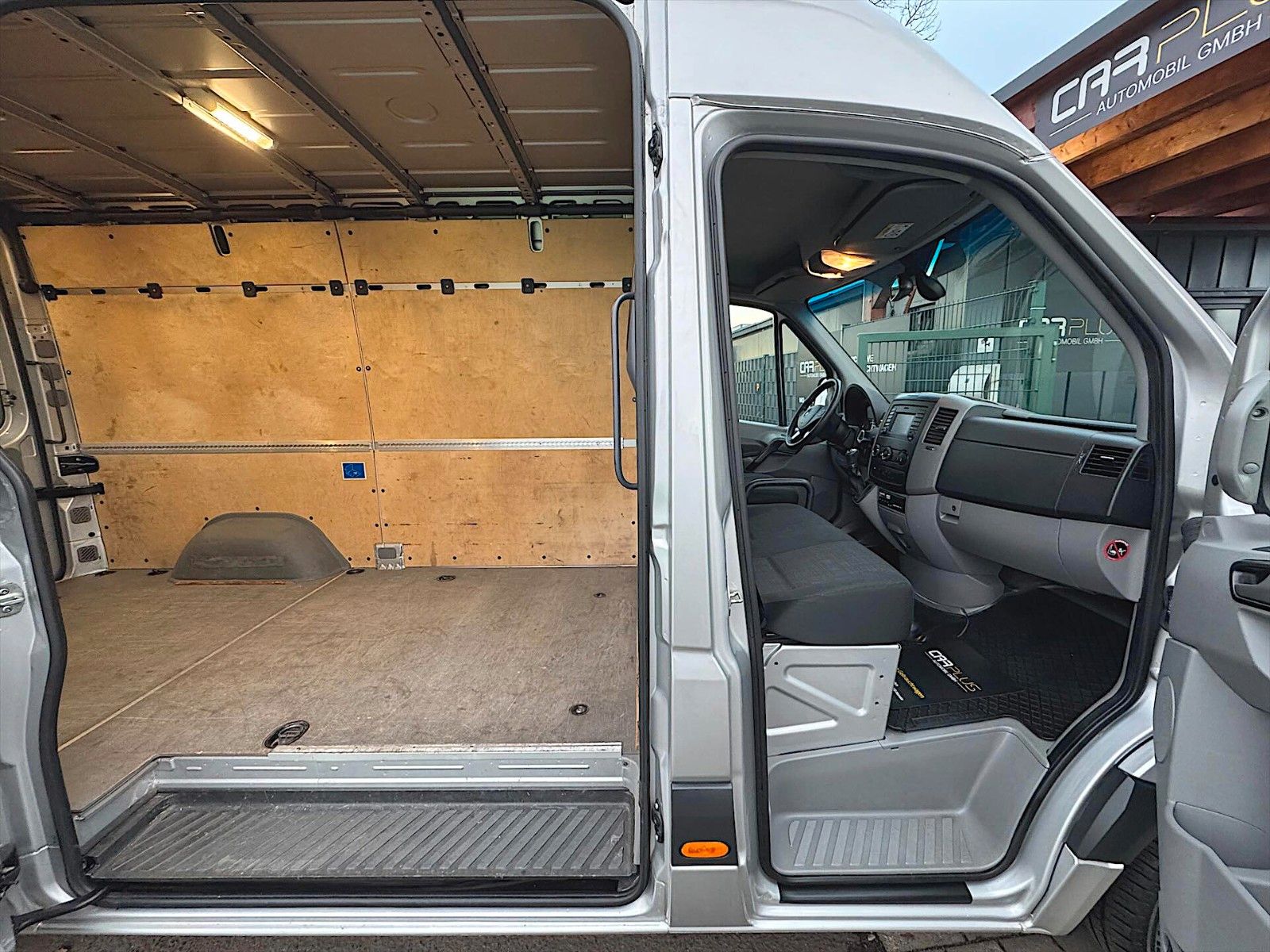 Fahrzeugabbildung Mercedes-Benz Sprinter II Kasten 319 CDI L2H3 *Bi-Xenon*19%*