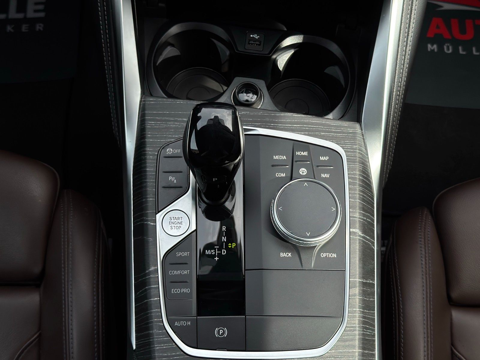 Fahrzeugabbildung BMW M440i xDrive Coupe Edelholz Laser Memory HuD H&K