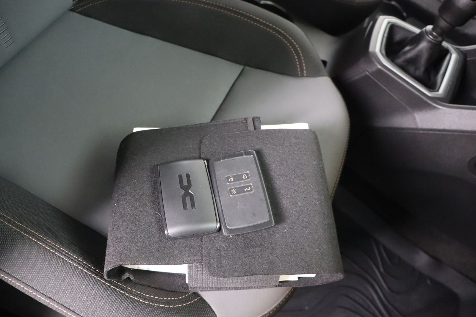 Fahrzeugabbildung Ford Grand C-Max 1.0 Cool & Connect * Navi * SHZ HU/A