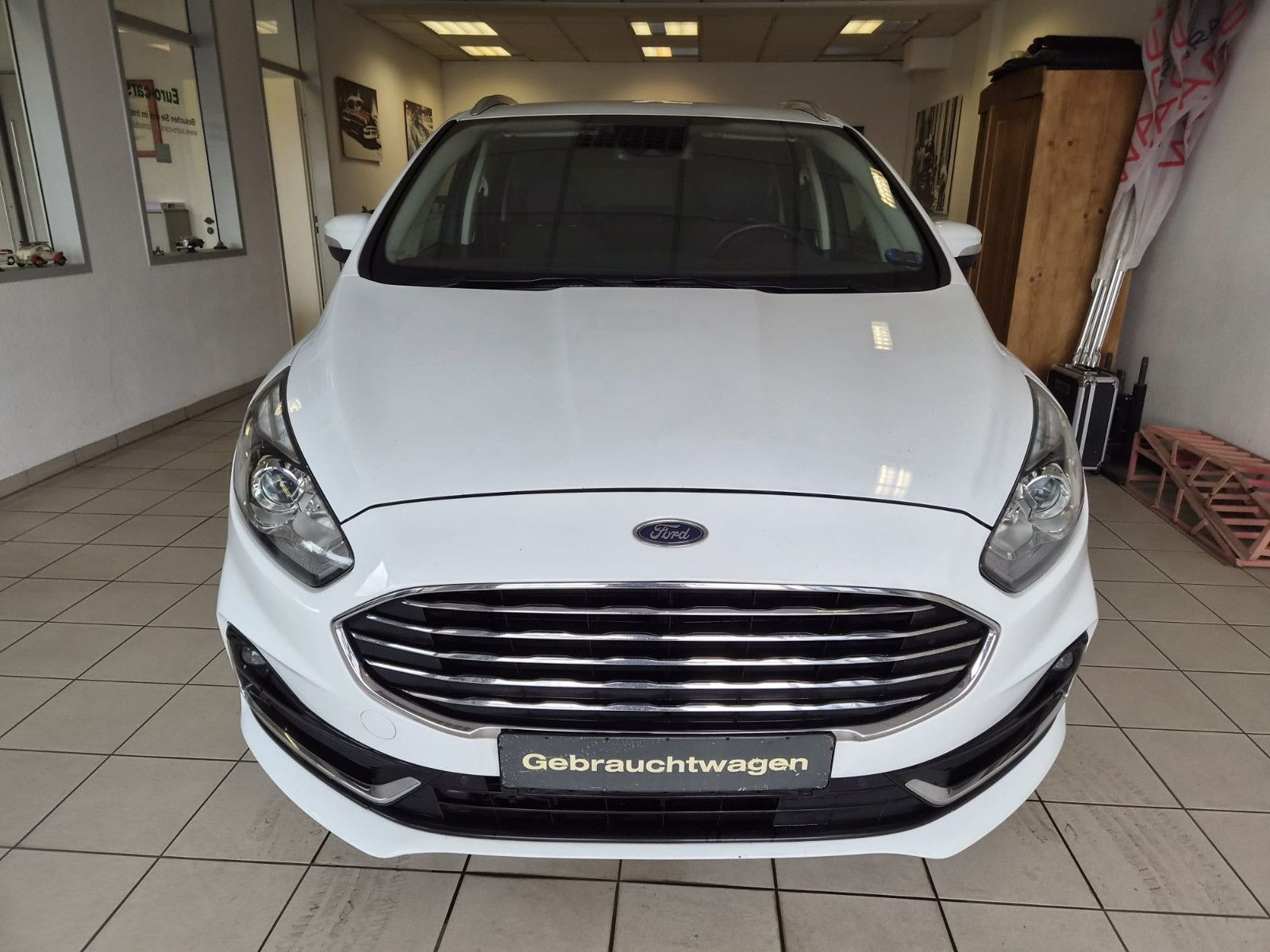 Fahrzeugabbildung Ford S-MAX Titanium / 1. HAND / NAVI / AHK /