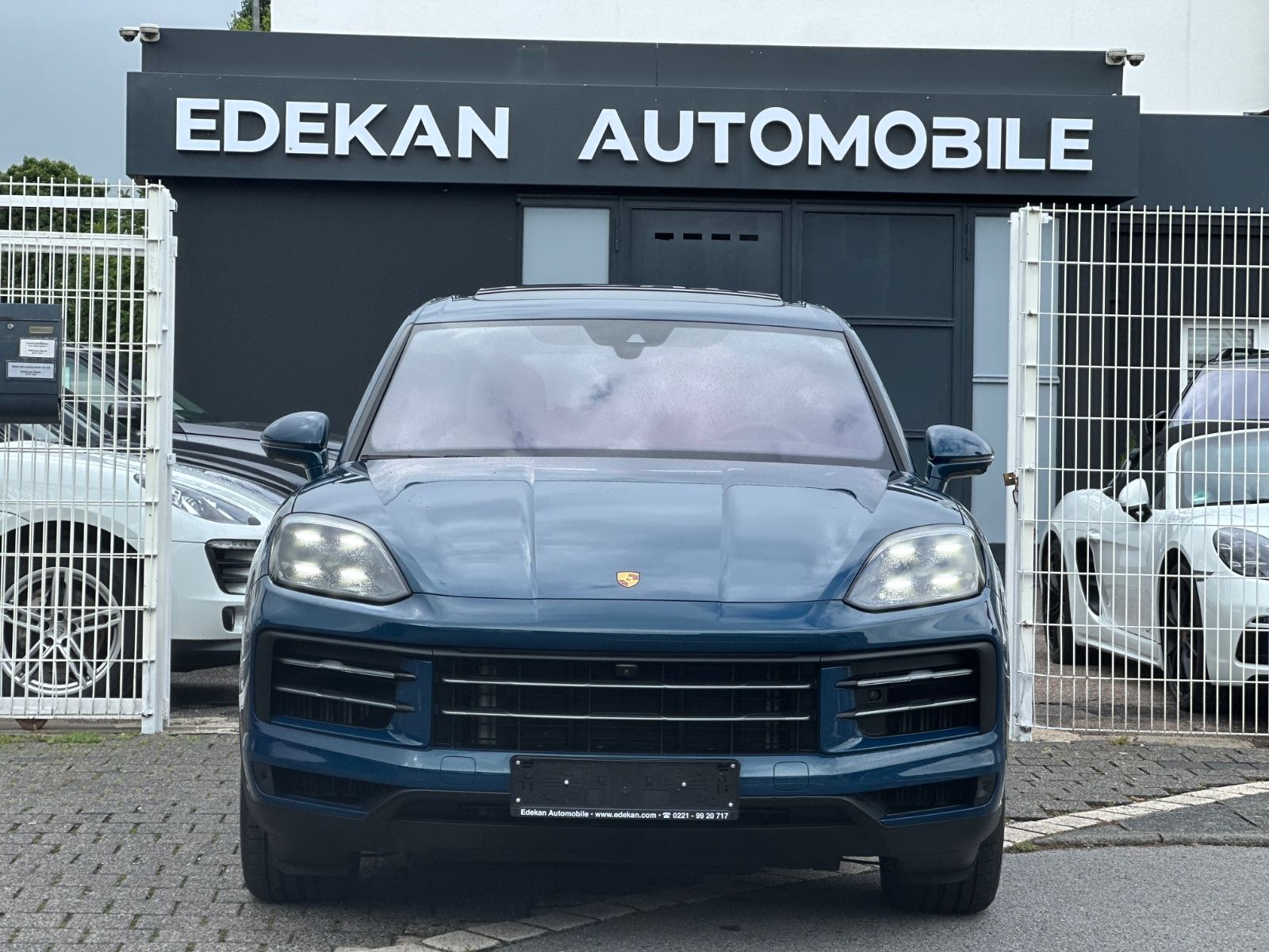Porsche Cayenne - 1